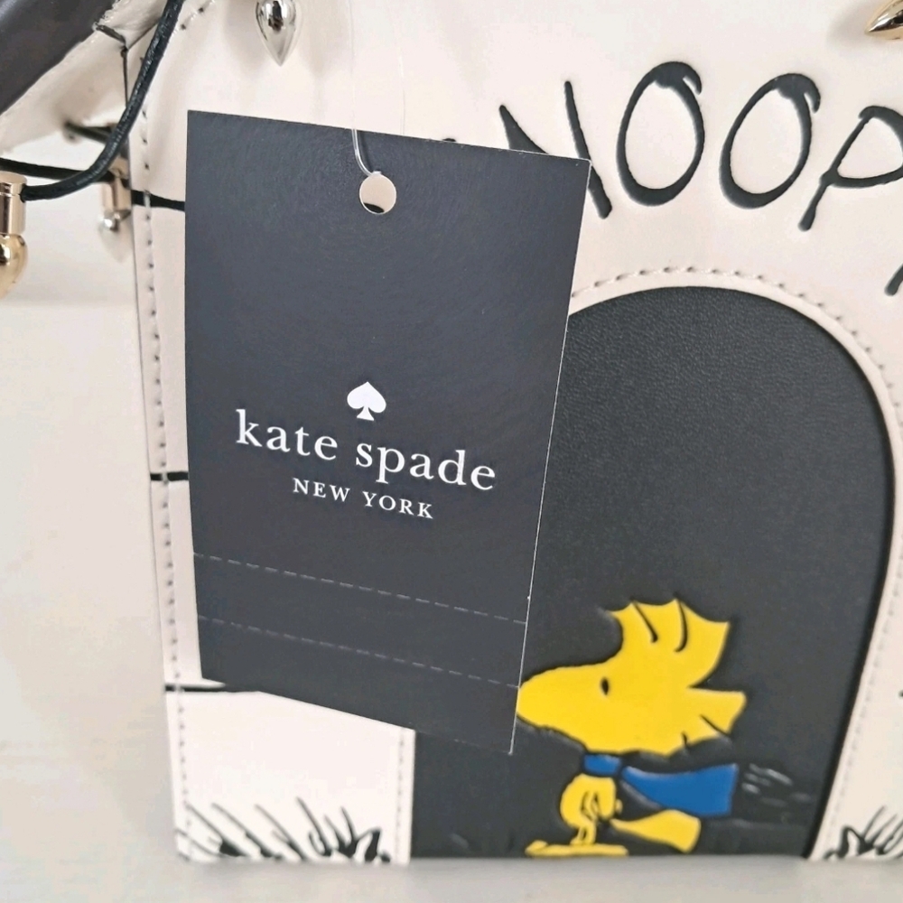 Kate Spade X Peanuts Snoopy 3D Dog House Crossbody Bag NWT New Purse - Picture 9 of 9